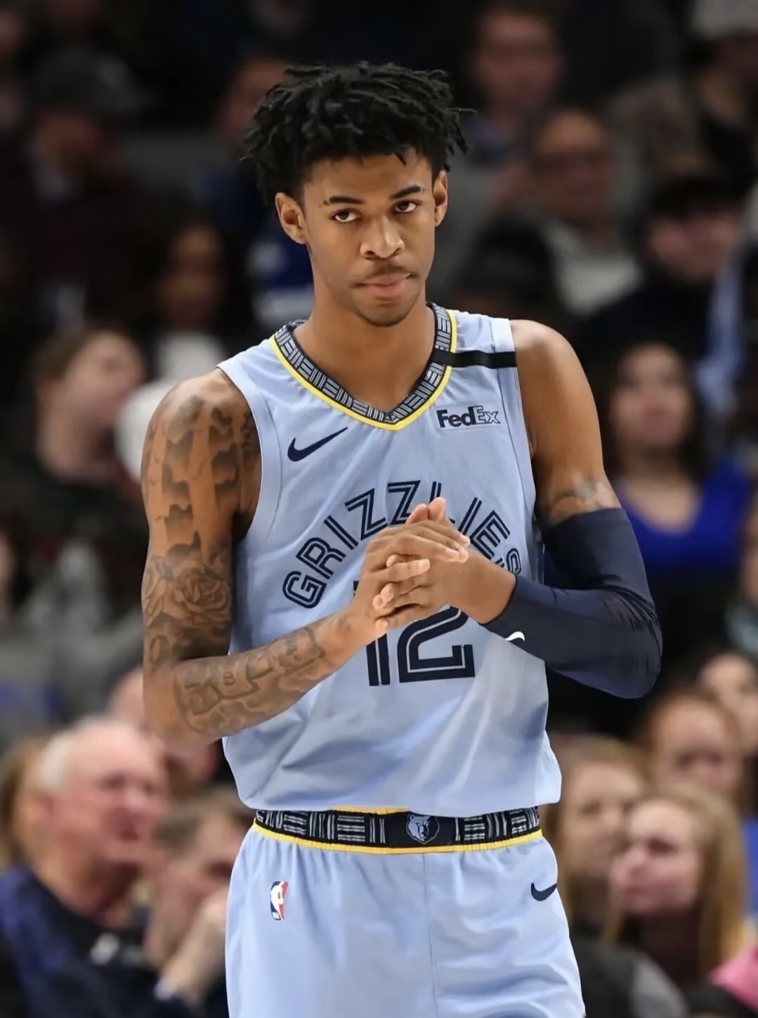 荷甲赛前走向成谜；明尼苏达森林狼远射贴柱；悬念犹存；阵容厚度经受考验的简单介绍