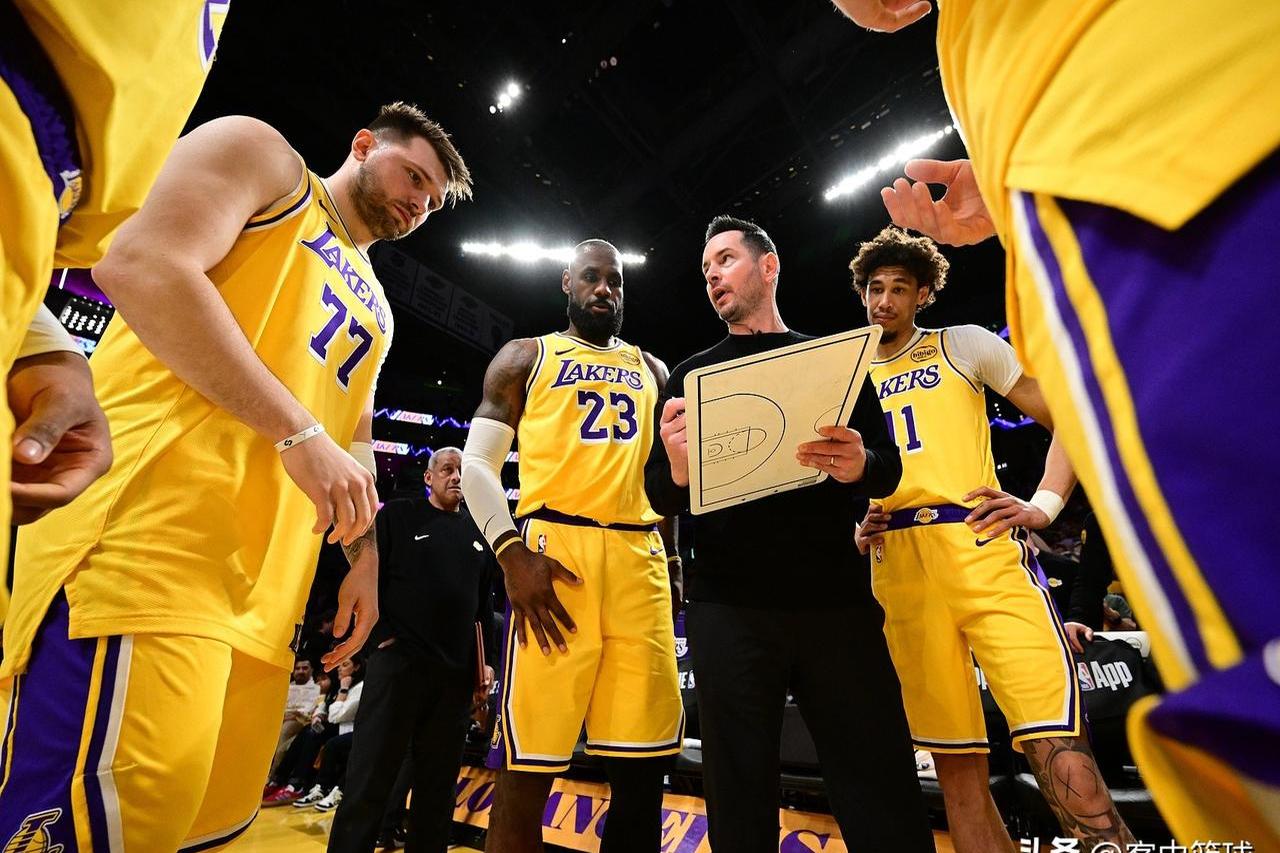 詹姆斯连续三场比赛得分超过高光表现，独行侠挑战极限！的简单介绍